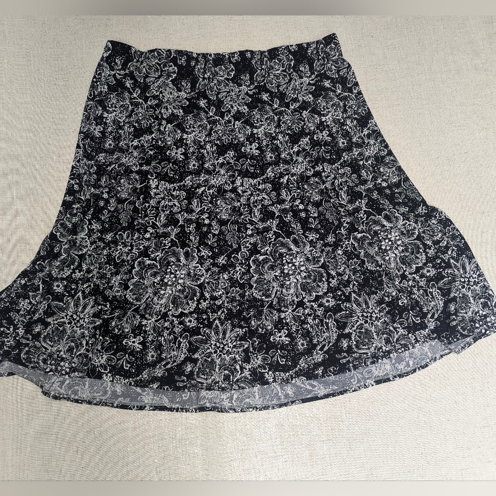 Christopher & Banks Black & White A-Line Floral Midi Skirt - Size M